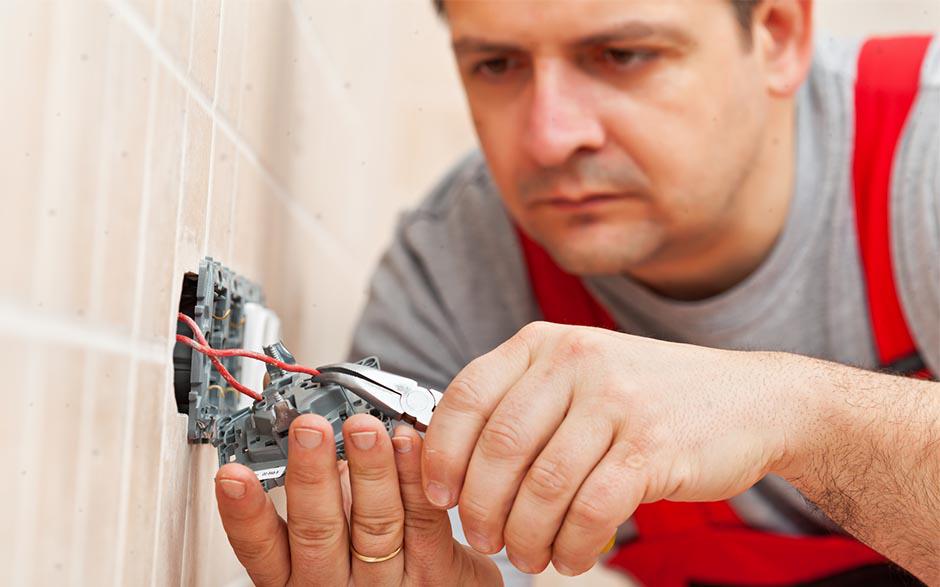 besoin d'un électricien Paris 8